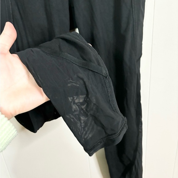 Athleta black vitality stash pocket 7/8 tight leggings size XS - Picture 3 of 6